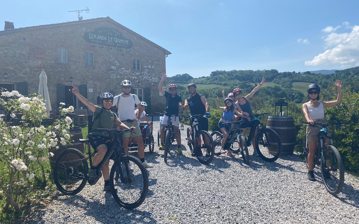 E-Bike-Tour-Toskana-mit-Kindern-und-Hund-2 E-Bike-Tour-Toskana-mit-Kindern-und-Hund-2